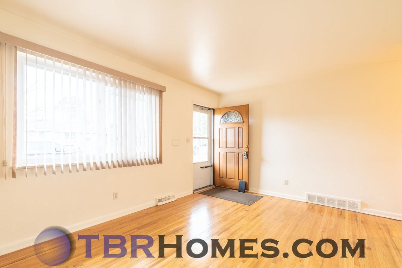 175 S Cody St - Photo 4 of 14