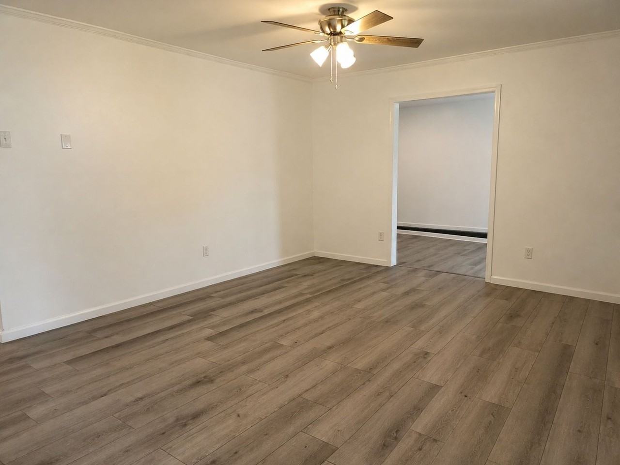 932 Gossman Dr - Photo 5 of 35