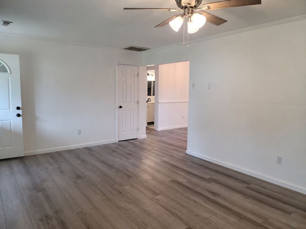 932 Gossman Dr - Photo 6 of 35
