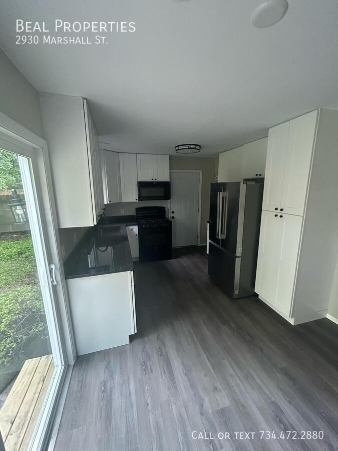 2930 Marshall St - Photo 3 of 35