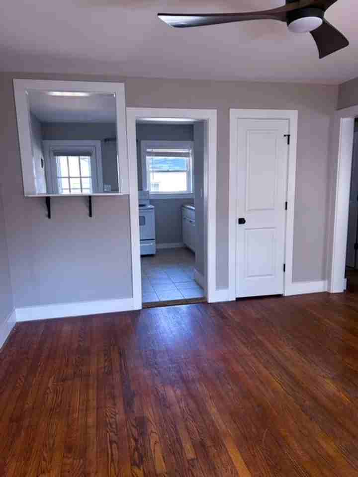 2314 Rozzelles Ferry Rd - Photo 6 of 13