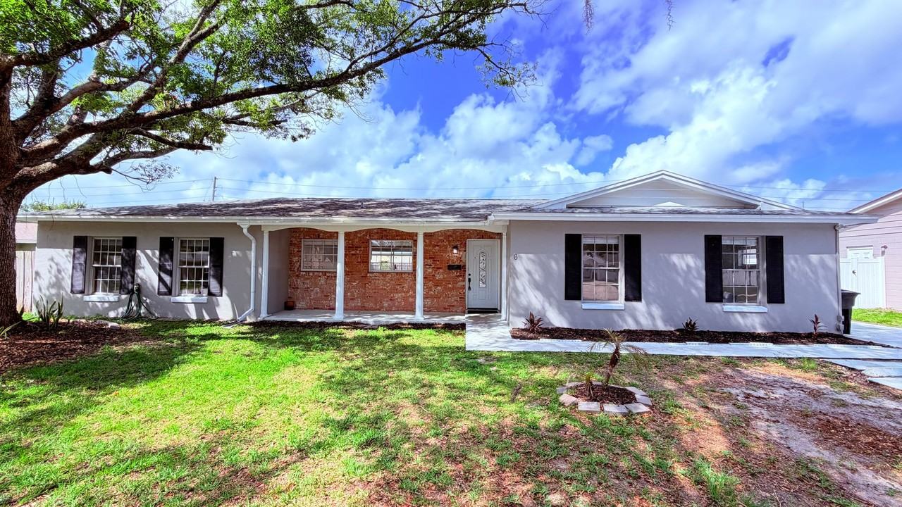 6 Carriage Hill Cir - Photo 2 of 43