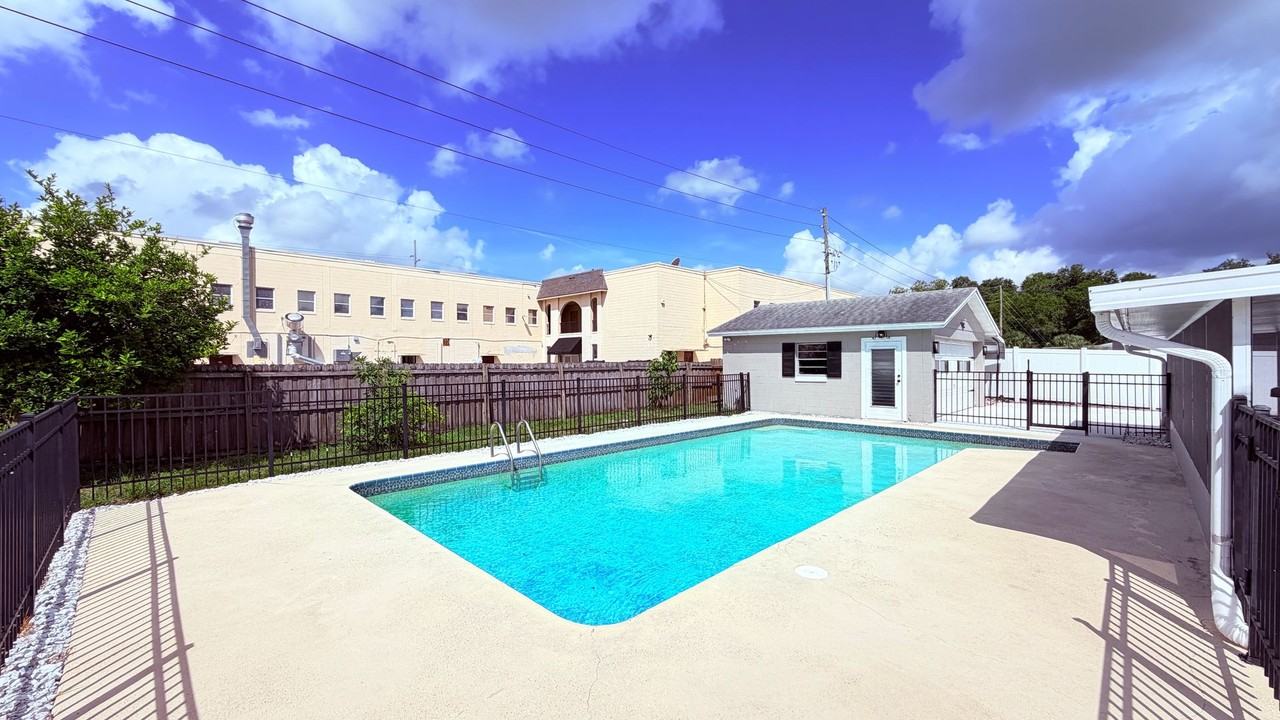 6 Carriage Hill Cir - Photo 4 of 43