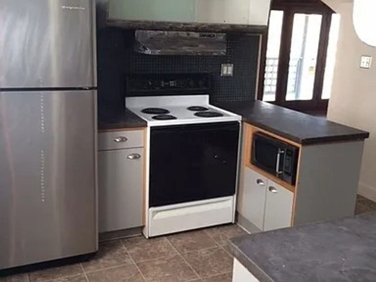 1113 S Mcclelland St - Photo 2 of 19