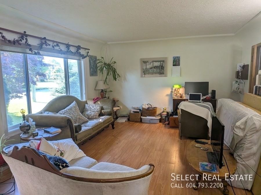 9425 Stanley St - Photo 6 of 18