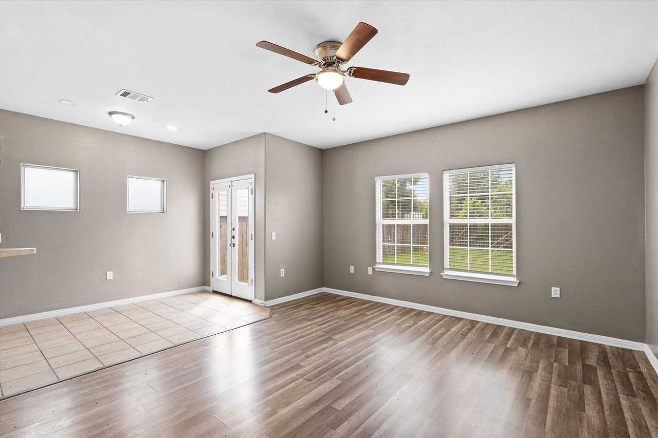 7502 Lazy Creek Dr #A - Photo 6 of 33