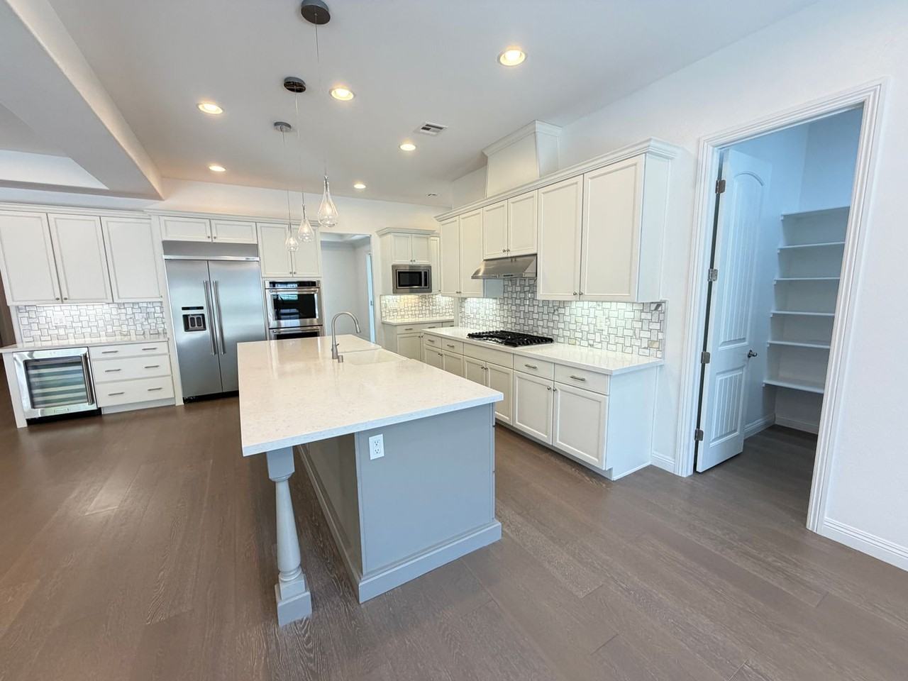 273 Lindura Ct - Photo 3 of 14