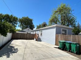 featured image of 515 E Walnut St