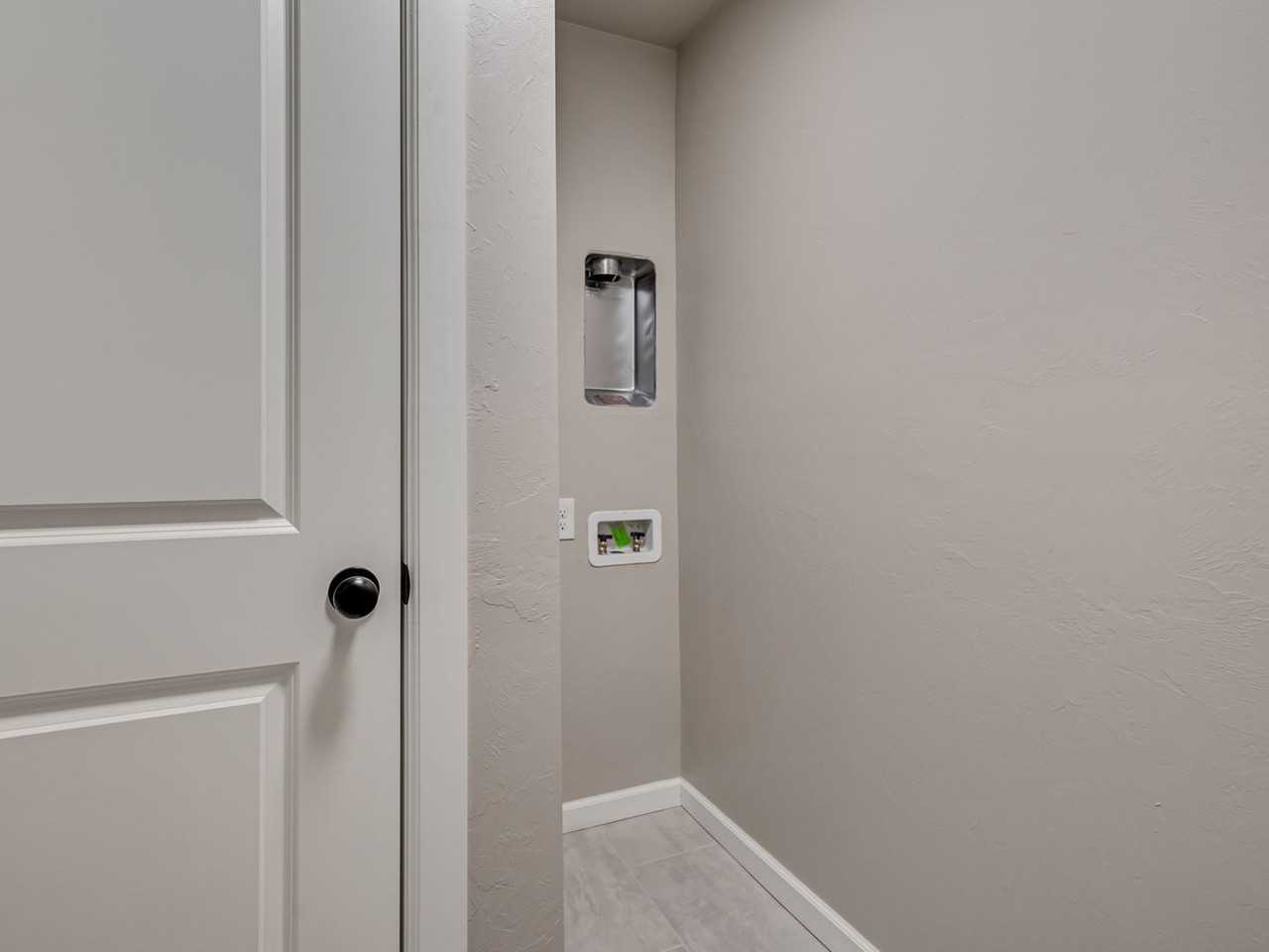 5821 Goldfinger Rd - Photo 4 of 25