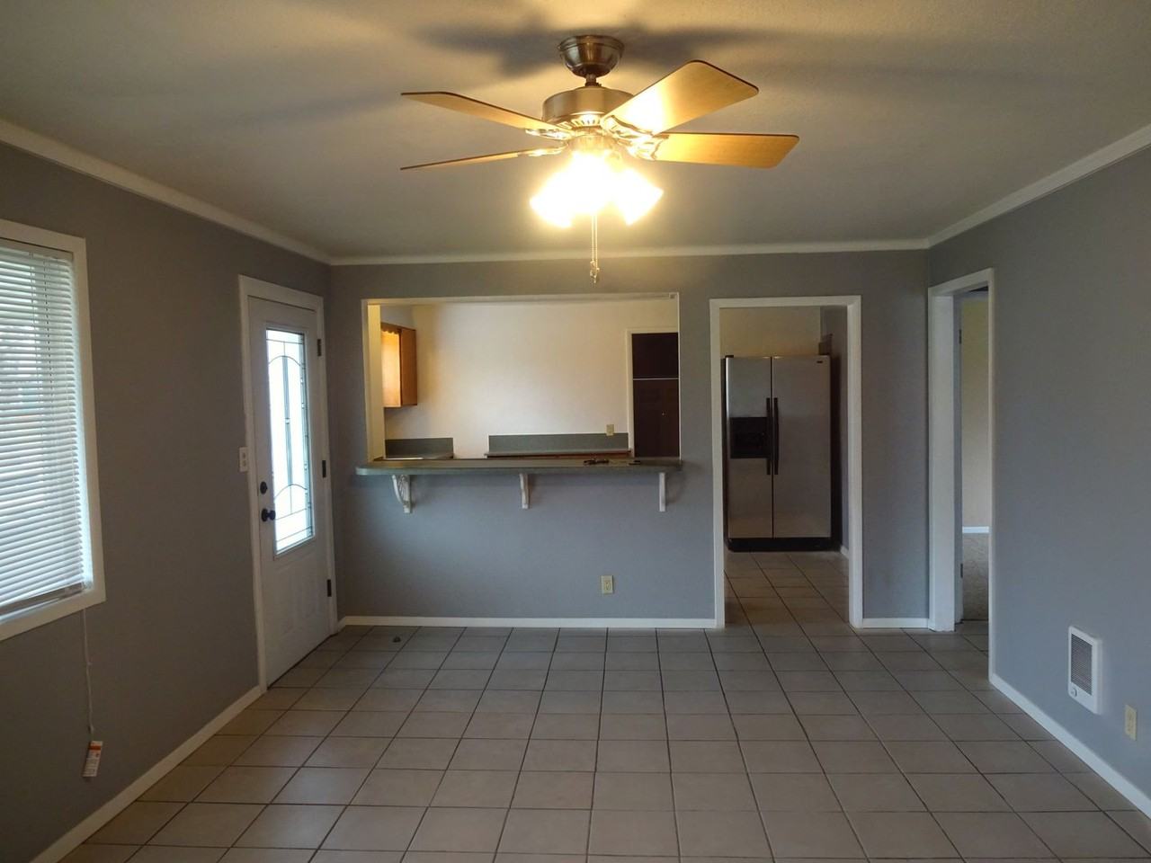 1732 G St - Photo 2 of 11