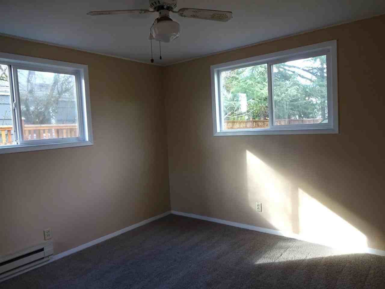 1732 G St - Photo 7 of 11