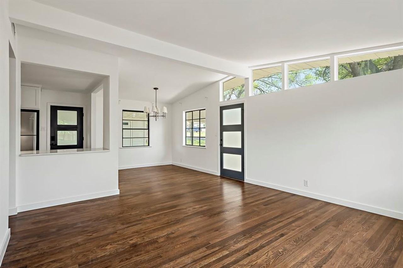 1207 Ridgemont Dr - Photo 3 of 21