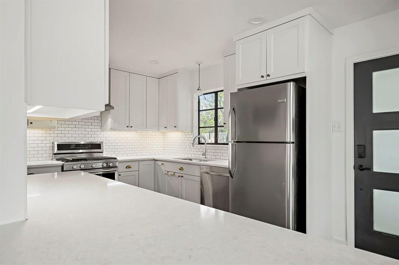 1207 Ridgemont Dr - Photo 7 of 21