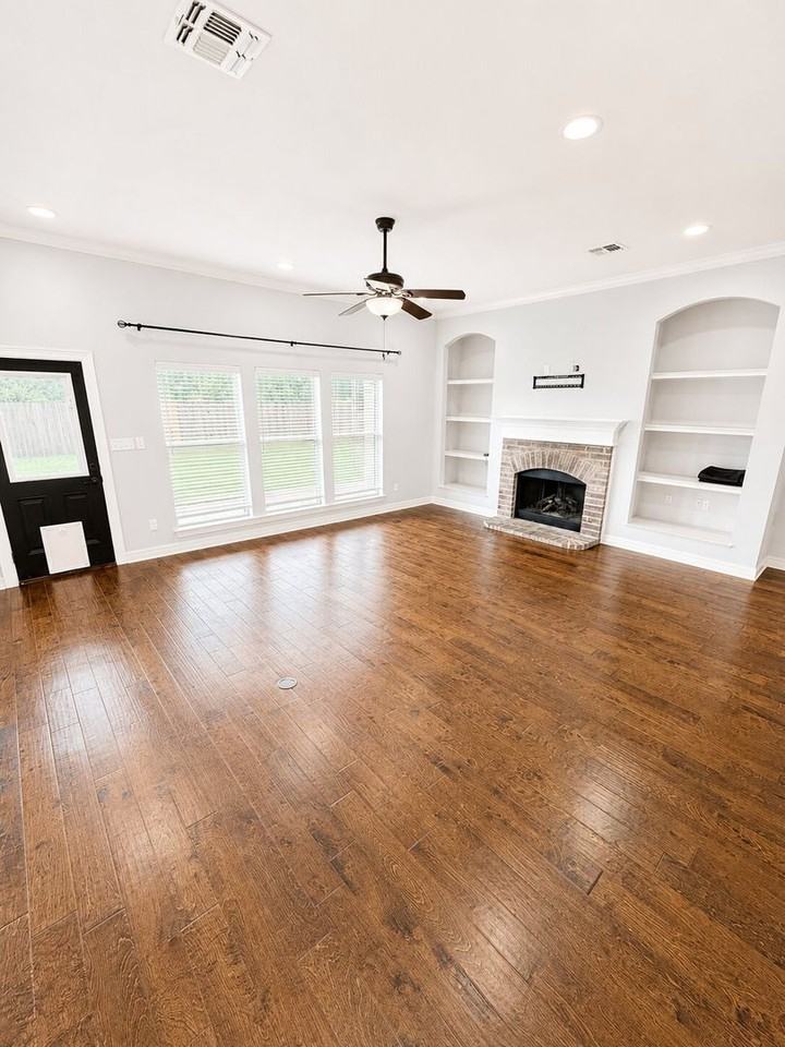 2353 Tallgrass Cir - Photo 2 of 10
