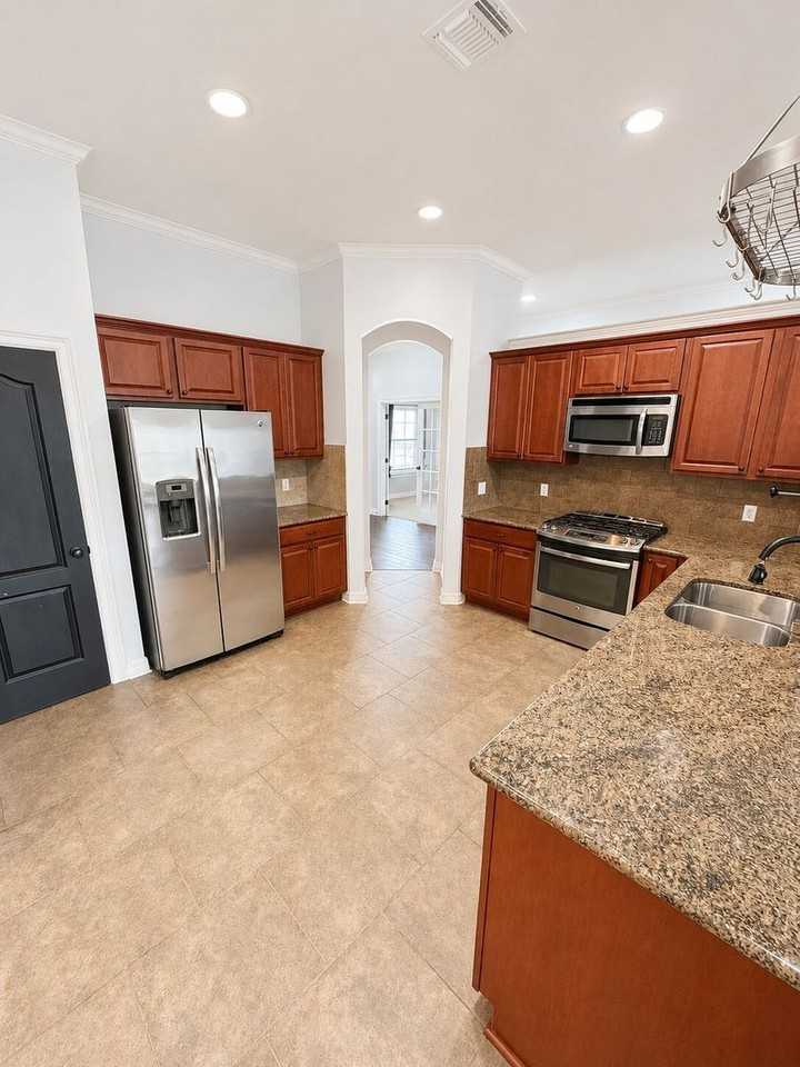 2353 Tallgrass Cir - Photo 3 of 10