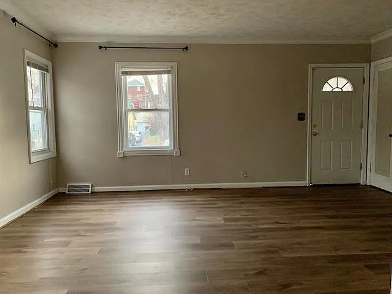 3508 N 47th Ave - Photo 3 of 21