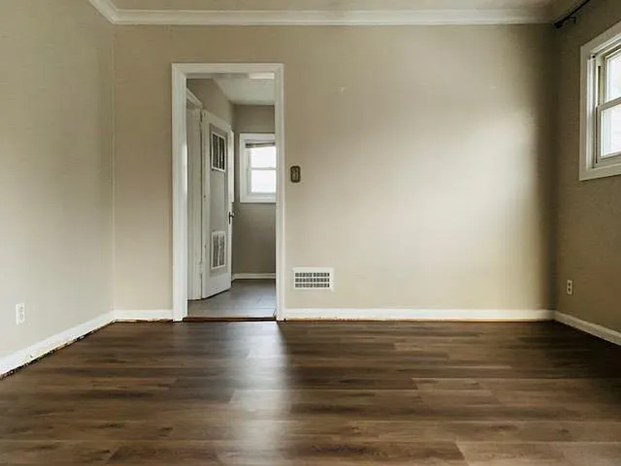 3508 N 47th Ave - Photo 4 of 21