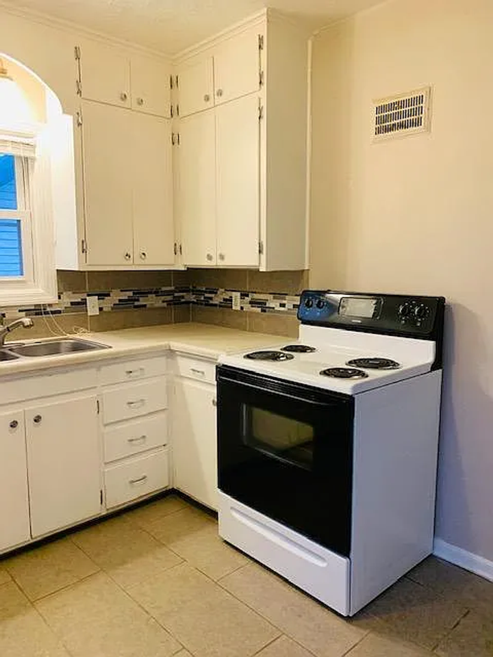 3508 N 47th Ave - Photo 5 of 21