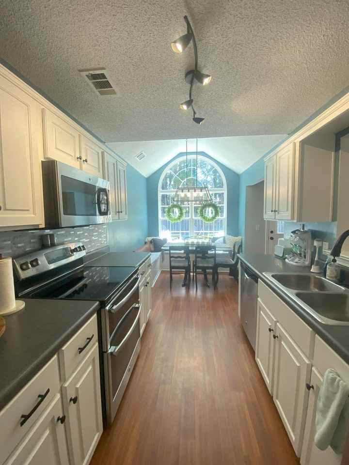 127 Chinese Fir Ct - Photo 6 of 22