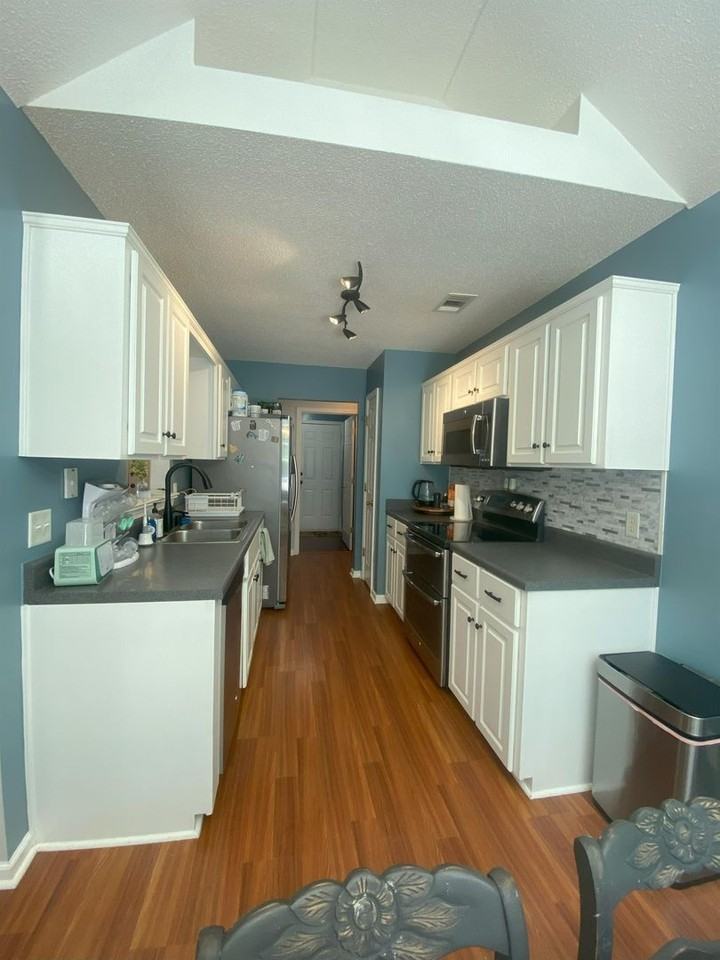 127 Chinese Fir Ct - Photo 7 of 22