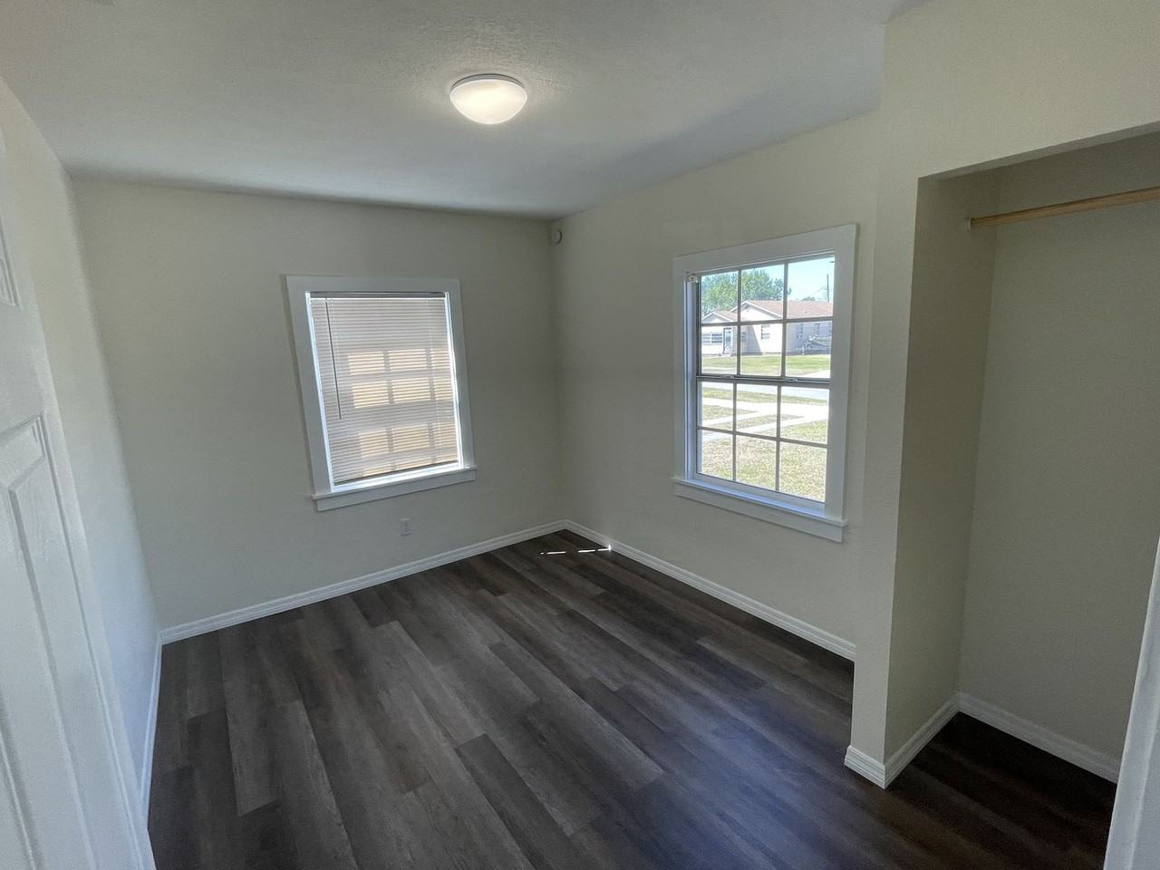 617 Lakehurst St - Photo 5 of 13