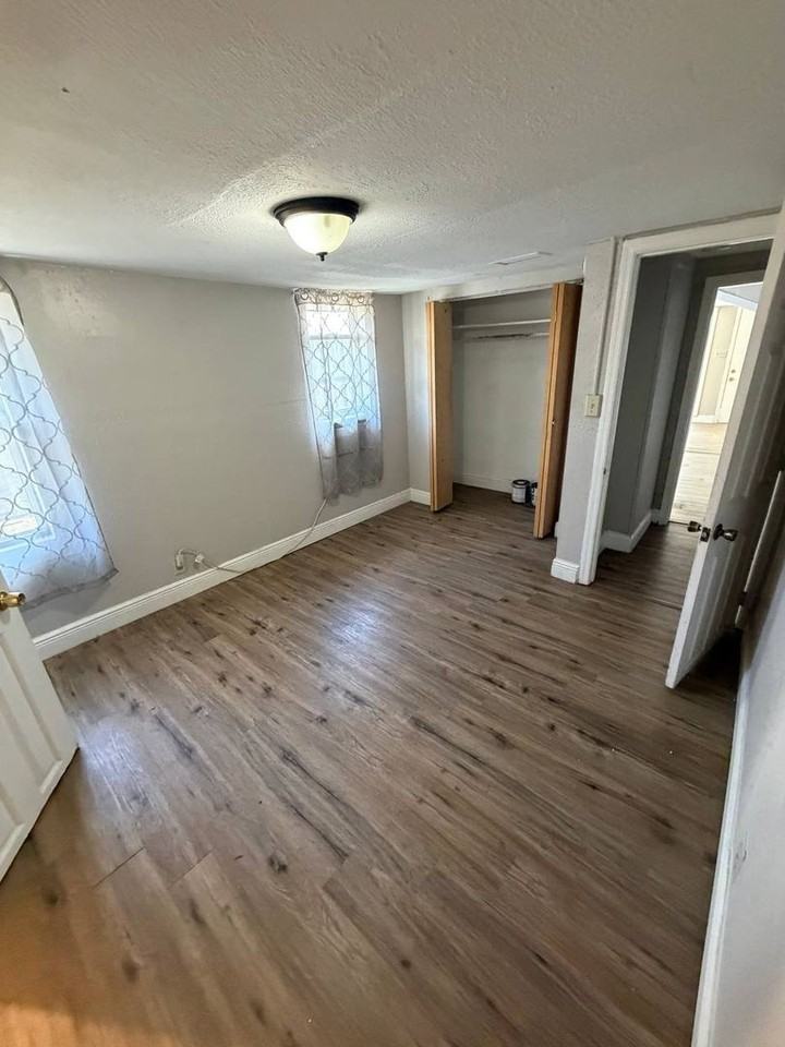 1035 N Davis Ave - Photo 5 of 10