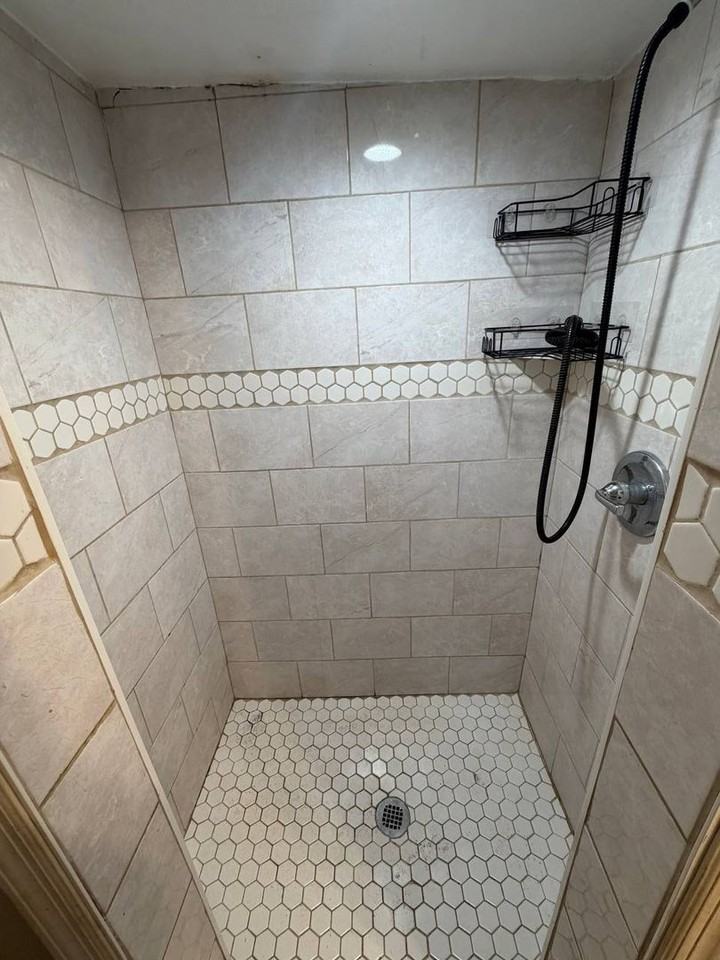 1035 N Davis Ave - Photo 6 of 10