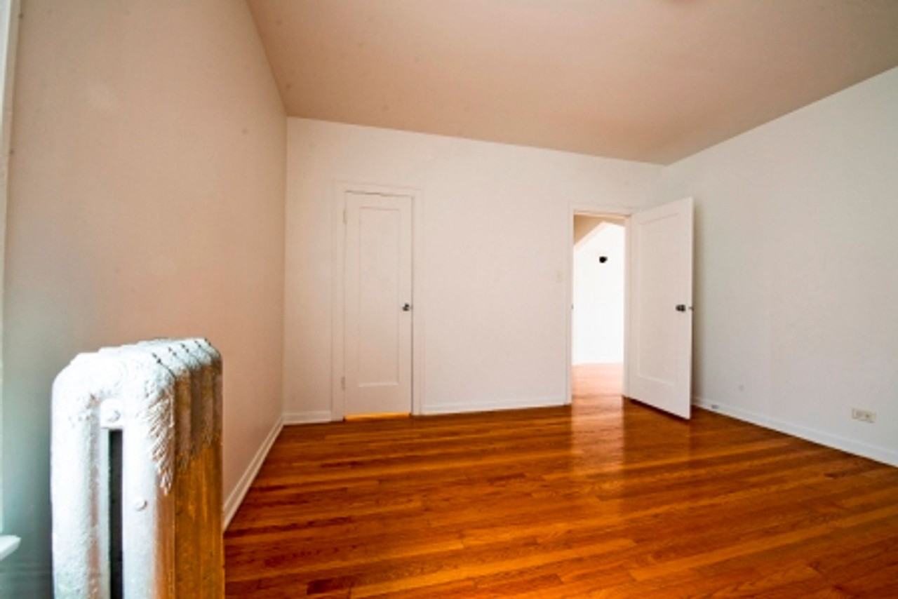7829 S Phillips - Photo 5 of 15