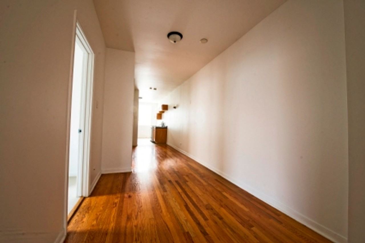 7829 S Phillips - Photo 4 of 14