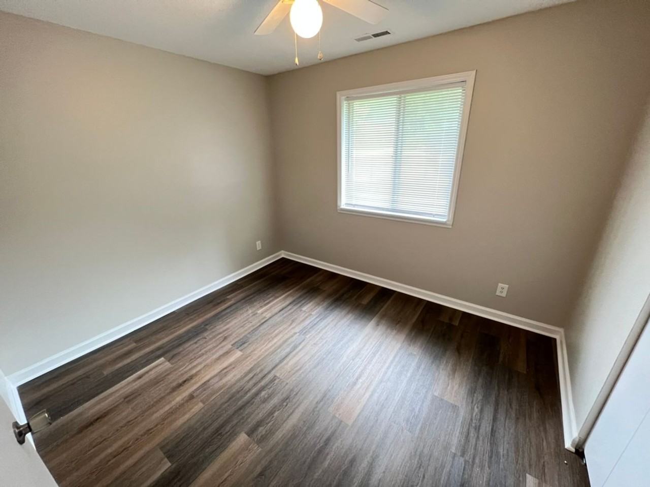 104 Beverly Dr - Photo 6 of 12