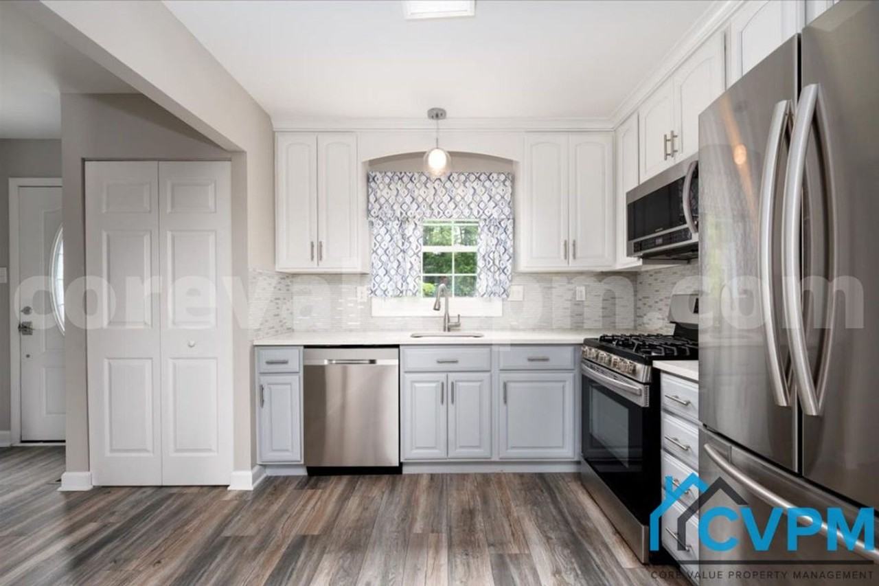 1617 Mount Airy Ct - Photo 4 of 27