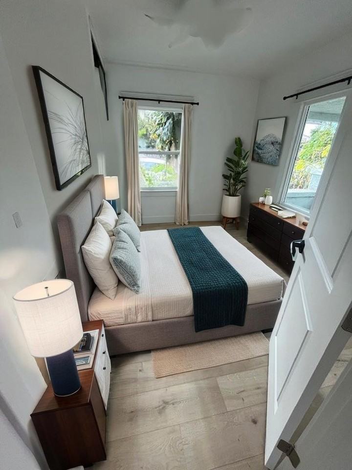 109 E Alberta St - Photo 3 of 13