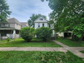 621 W 15th St - Photo 1 of 1