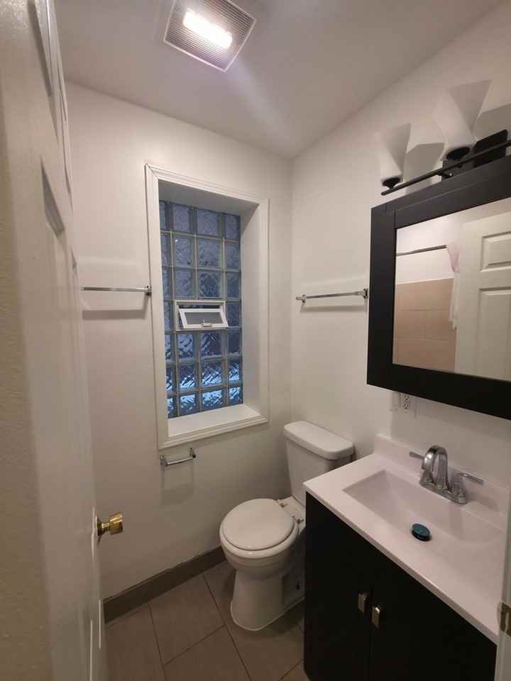 1748 N Keystone Ave - Photo 7 of 48