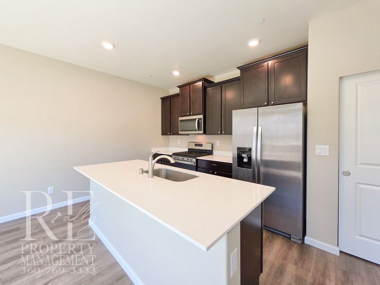 106 Mcneal Ave - Photo 6 of 17