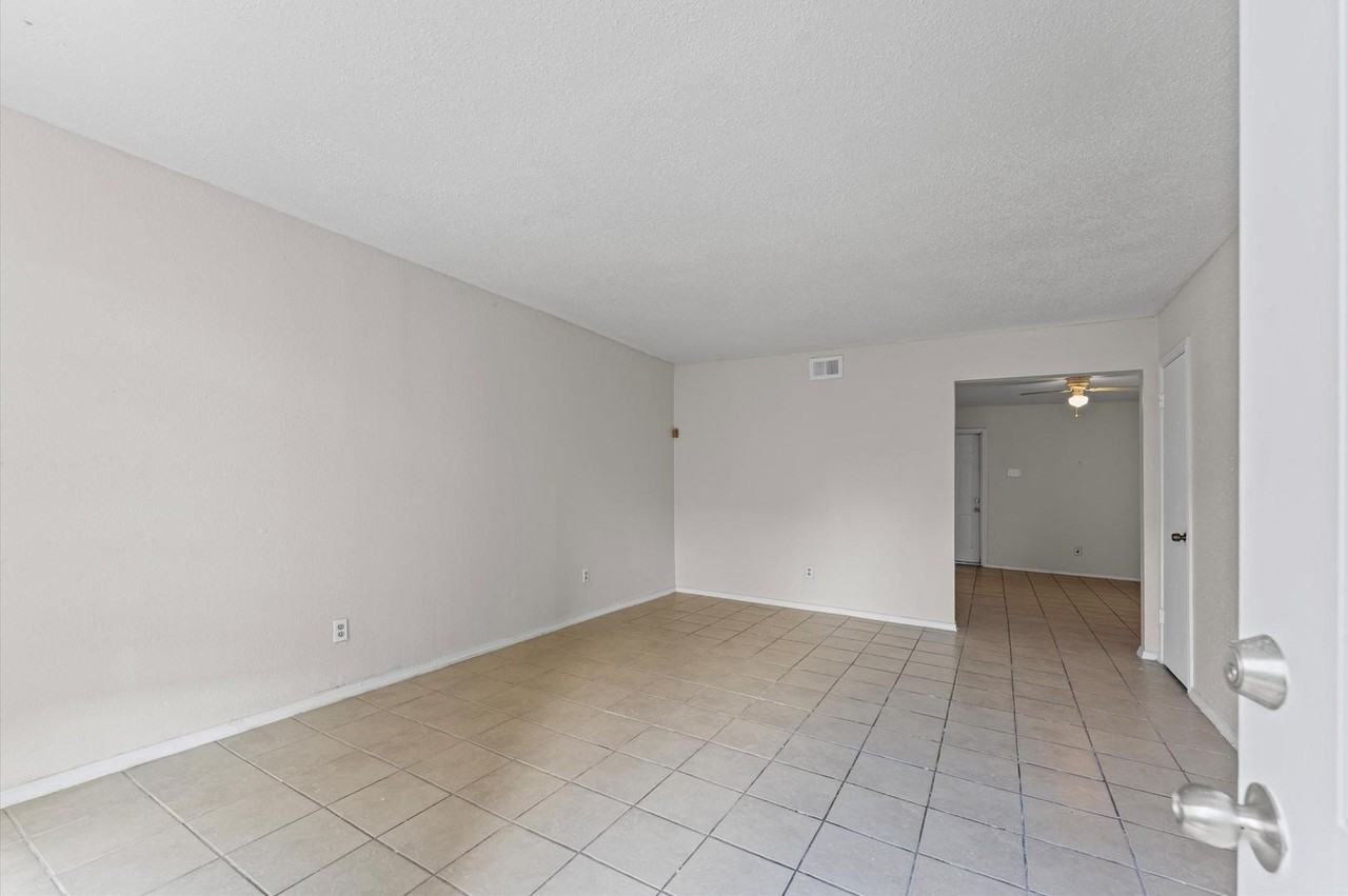 12208 Ormandy St - Photo 2 of 38