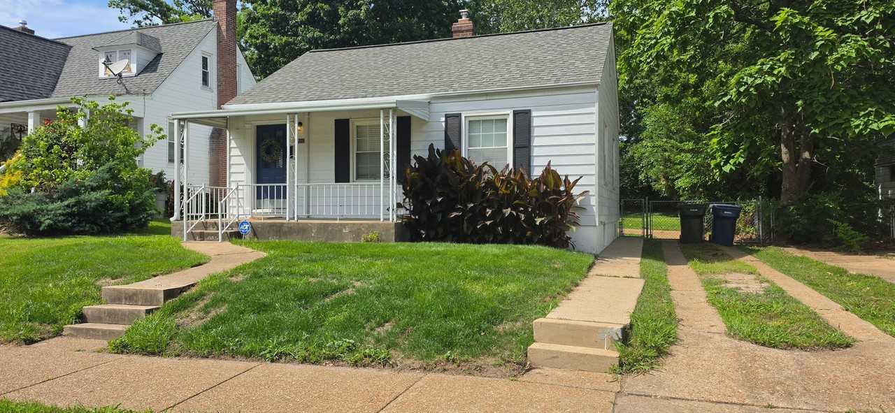 7047 Mardel Ave - Photo 3 of 39