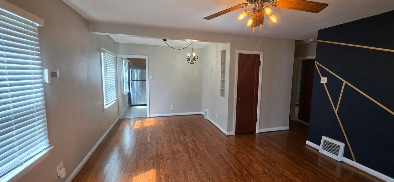 7047 Mardel Ave - Photo 4 of 39