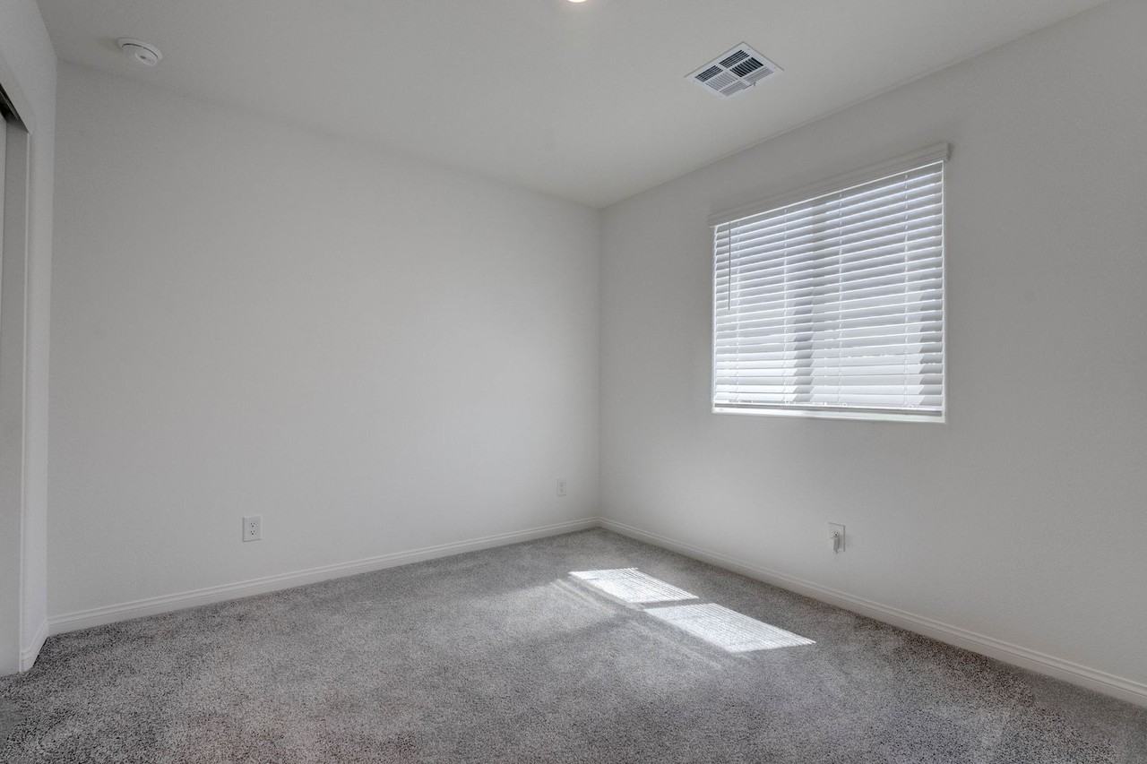9938 Ullom Dr - Photo 2 of 41