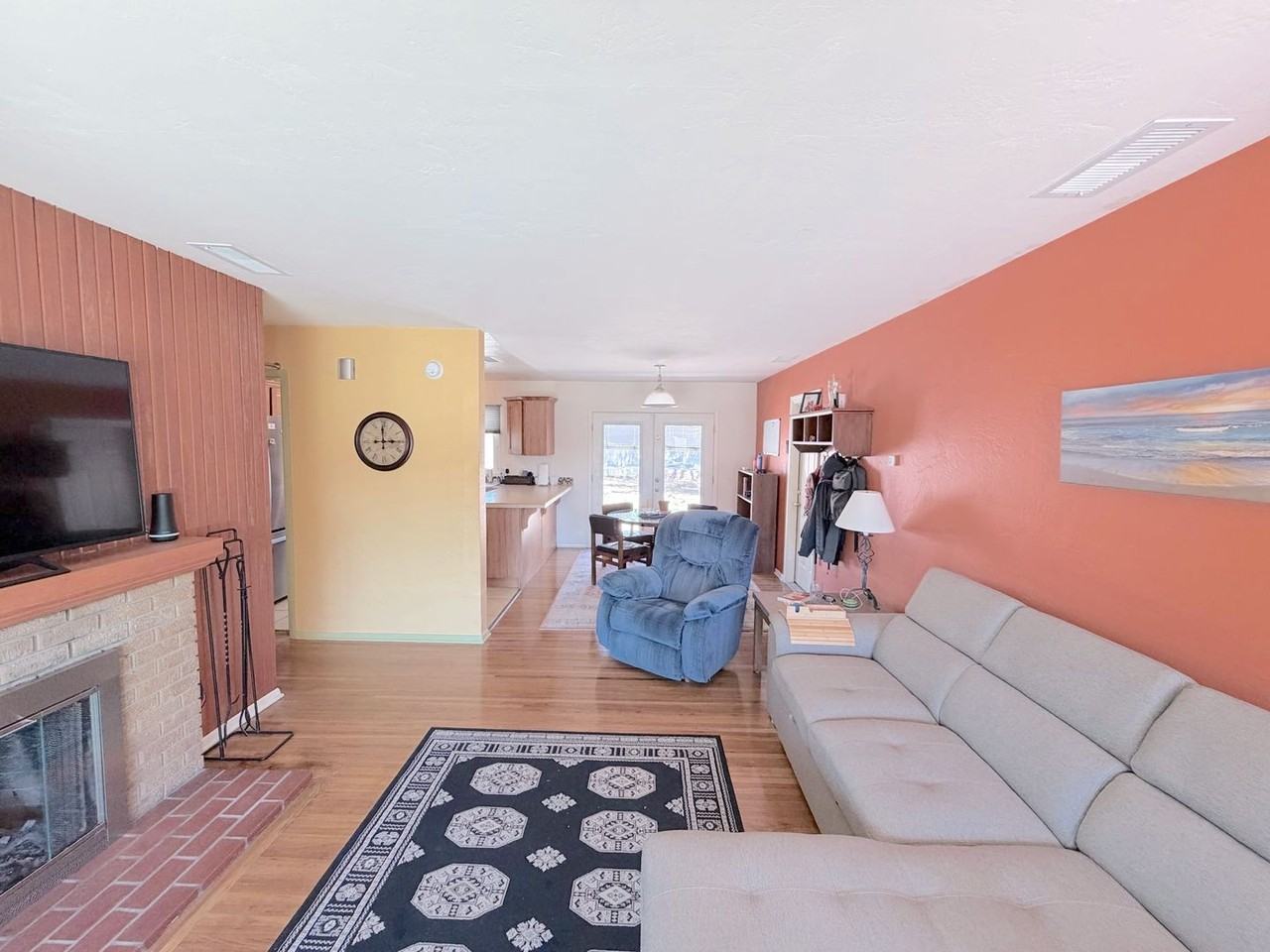 3200 California St Ne - Photo 3 of 24