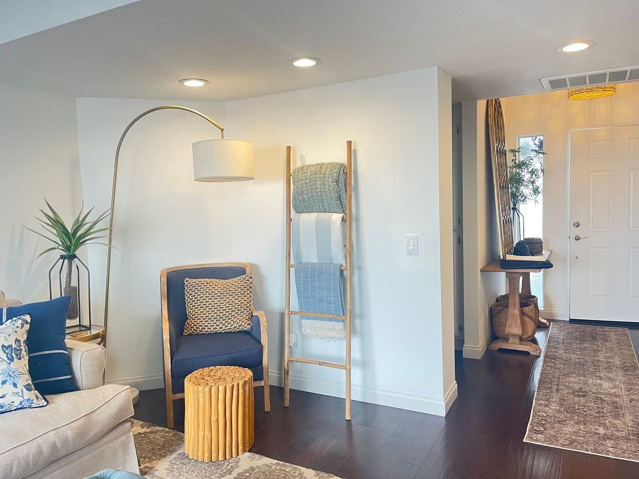 380 Foothill Rd - Photo 5 of 33