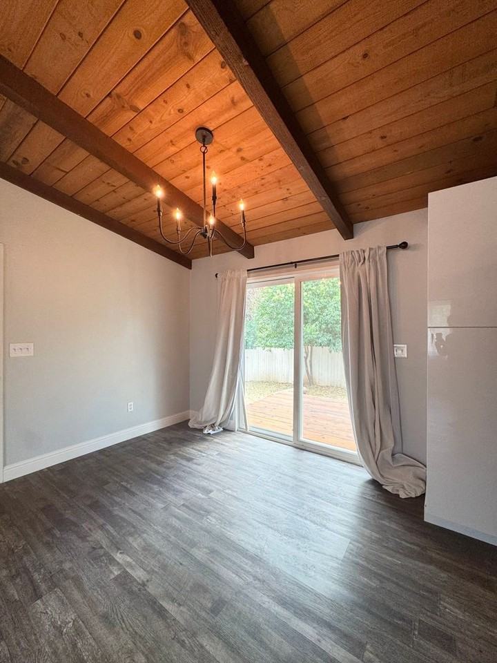 1502 Cottonwood Ave - Photo 7 of 25
