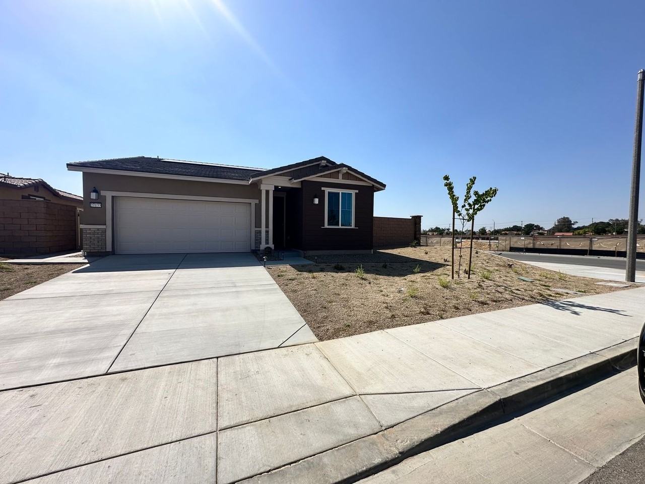 27133 Marimba Ct - Photo 2 of 21
