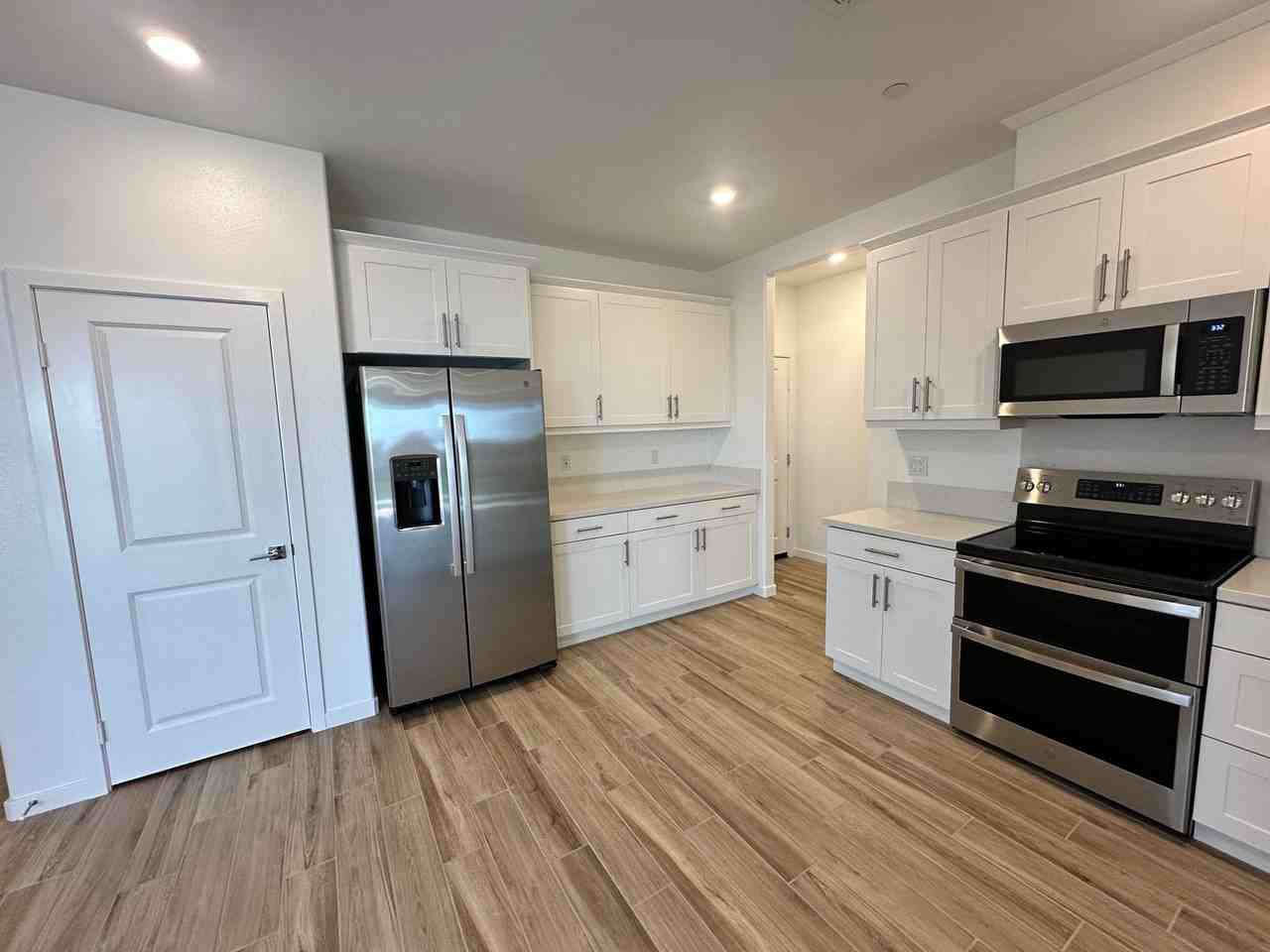 27133 Marimba Ct - Photo 4 of 21