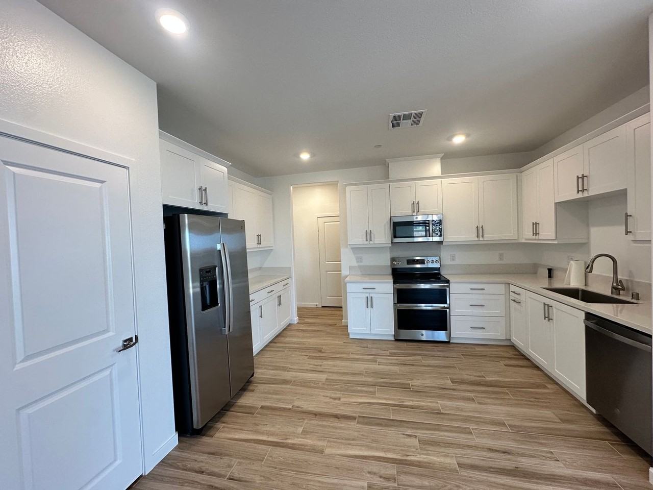 27133 Marimba Ct - Photo 6 of 21