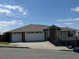 featured image of 8212 72nd Pl Ne