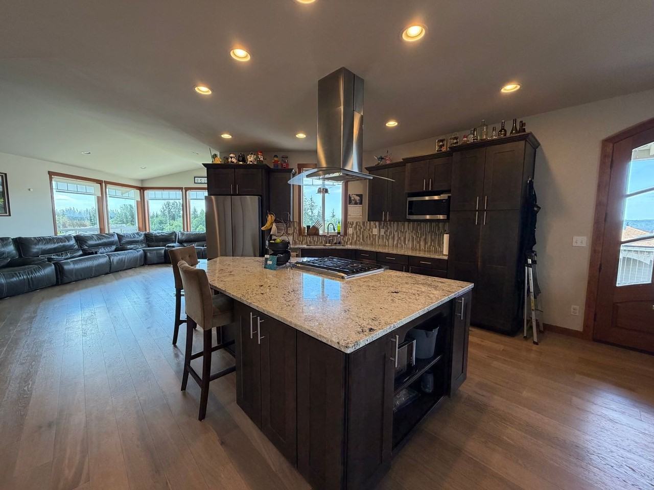 8212 72nd Pl Ne - Photo 3 of 43