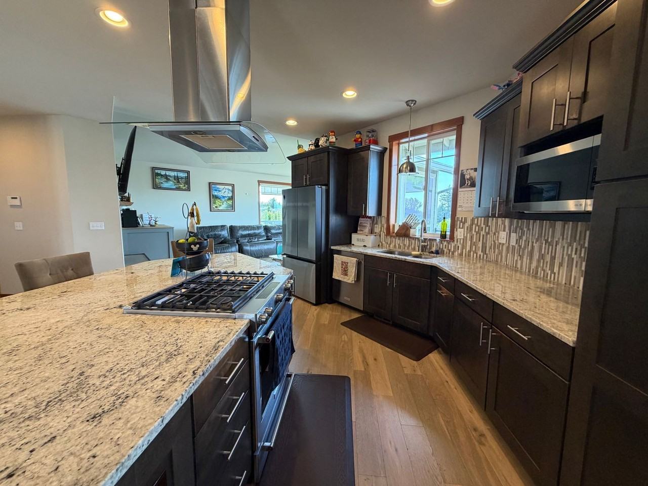 8212 72nd Pl Ne - Photo 4 of 43