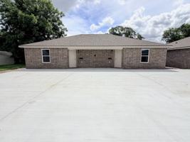 featured image of 3715 Common St #B1