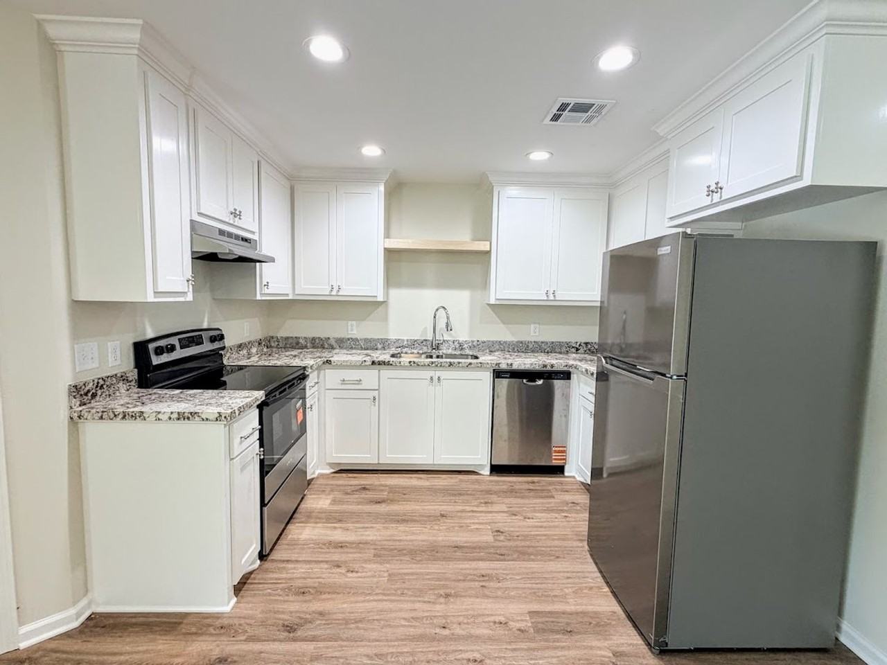 3715 Common St #B1 - Photo 4 of 22